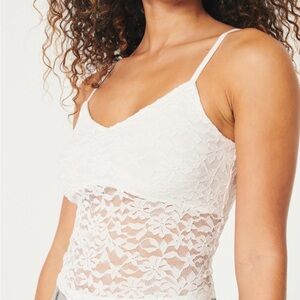 NWT HOLLISTER ALL-OVER LACE CAMI SIZE LARGE IN THE COLOR WHITE